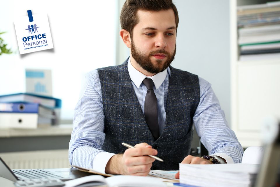 Bürokaufmann, Büroassistent, Büro, kaufmännischer Angestellter