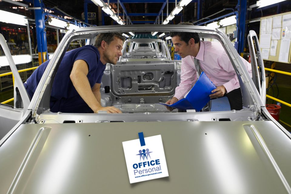 Karosseriebauer, Autobau, Karossen, Autowerk, Arbeiter, Mann