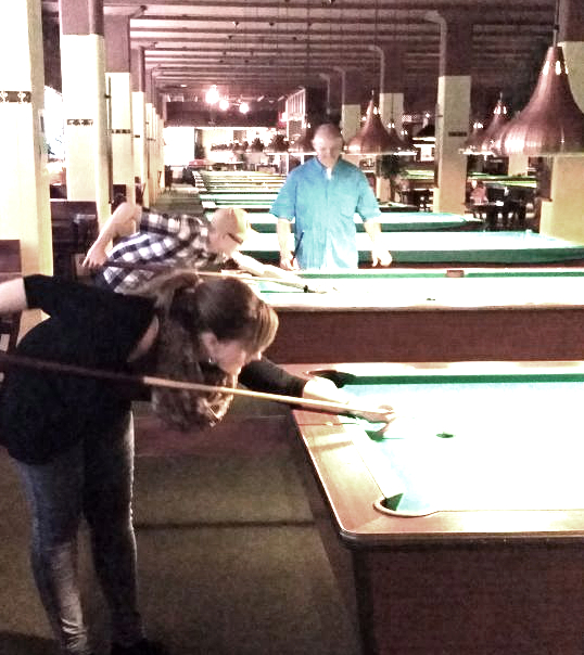 Dresdener Mitarbeiter beim Billiard und Tischtennis