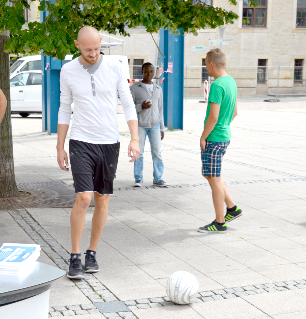 Torwandschießen in Dessau! Zeitarbeit und Jobs!