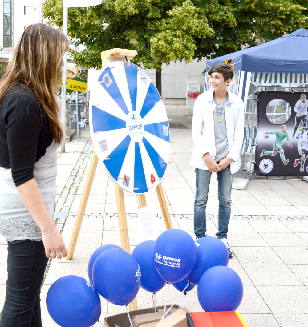 Torwandschießen in Dessau! Zeitarbeit und Jobs!