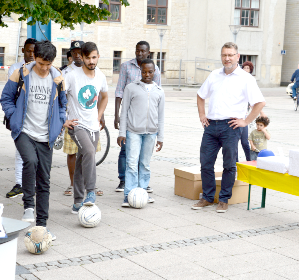 Torwandschießen in Dessau! Zeitarbeit und Jobs!