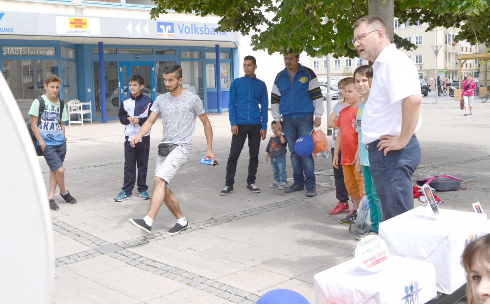 Torwandschießen in Dessau! Zeitarbeit und Jobs!