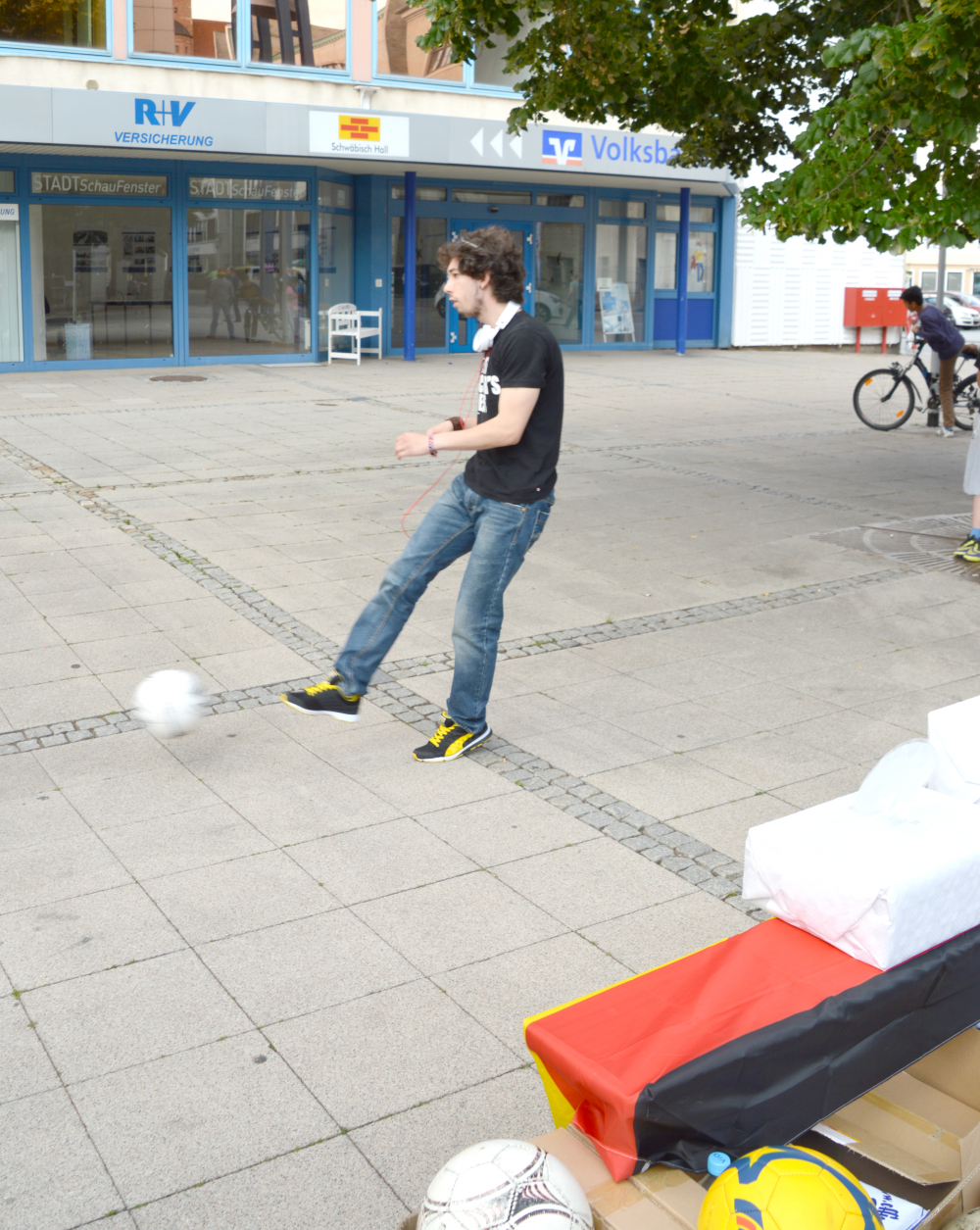 Torwandschießen in Dessau! Zeitarbeit und Jobs!